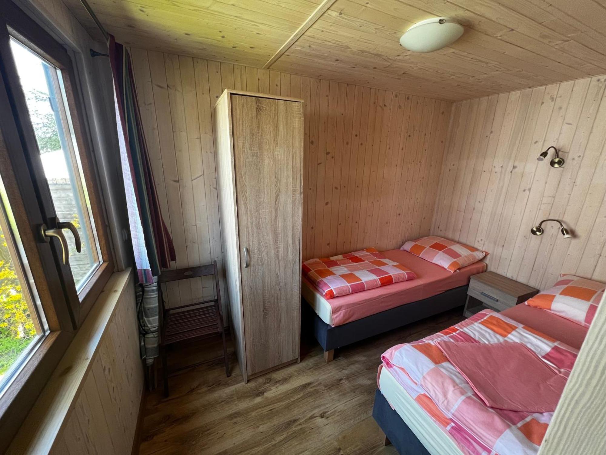Domki-apartamenty Hals *